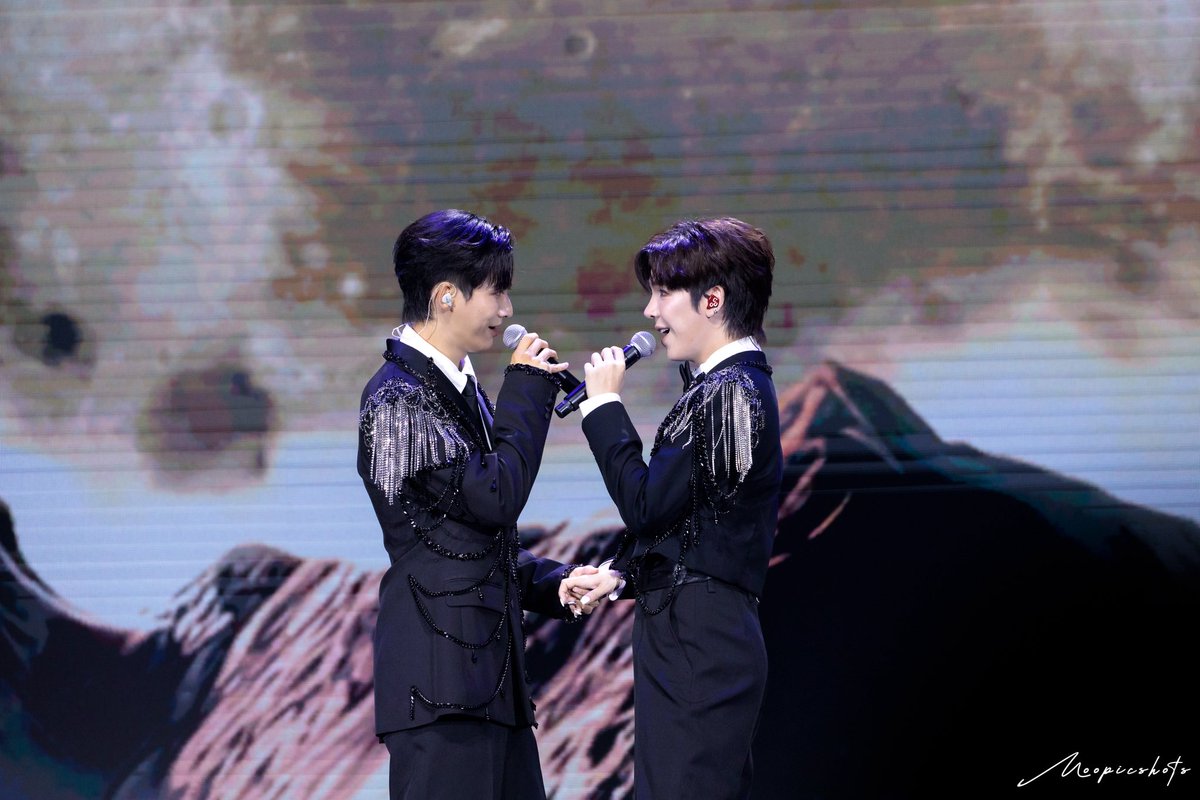 InfinityFSci's tweet photo. เพราะเธอคนเดียวรู้ไหม 
ที่ทำให้ฉันเปลี่ยนไป
จากที่กลัวความรัก กลัวความเสียใจ
กลัวสุดท้ายต้องเสียเธอไป

LAST MEMORY WITH FOUREVER YOU 
#FoureveryouFarewellParty 
#cooheart #pondponlawit
#ปอนด์เอิร์ธ https://t.co/T8Wt13COIh