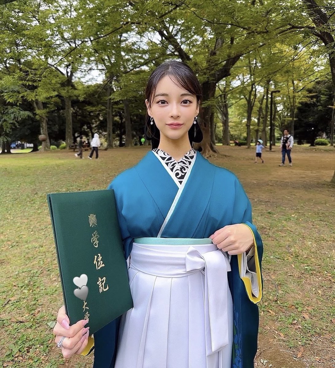 poipoichan01's tweet photo. 不倫・脱税で一際にぎわせてるきららちゃん、
2年前に大学卒業したばっかなの驚き‼️
しかも都内じゃなくて千葉の少し田舎(？)の大学なの結構意外かも、、

まだまだ不倫なんかする年齢じゃないし、
学生時代のナチュラルかわいすぎてもったいないよ、、、 https://t.co/aVTZtxHqGE