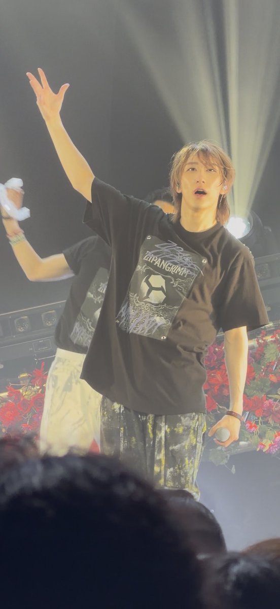 potechi_maruryu's tweet photo. ZIPANG OPERA 2nd Tour 2026 
～ZIPANGRIMM～
2026.07.05@ Zepp Namba

流司くんのパートで上を見てくれる侑くん

#GPANGOPERA
#GPANGRIMM
#福澤侑 https://t.co/ML0wbP6gdt
