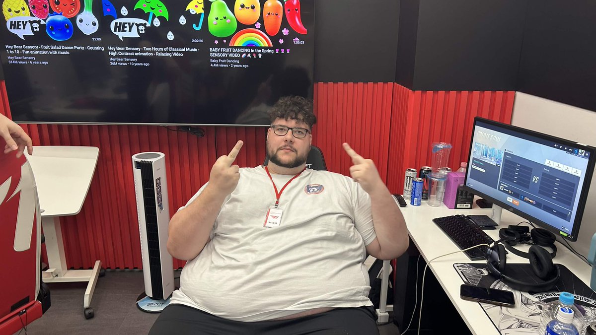 EricMPerez_'s tweet photo. Ggs @Spacestation 4-2  Back to back NA champs im so proud of my players and all of the adaptations we have made in the past few days, cat merchants have been defeated!! https://t.co/8JwLFUgDIs