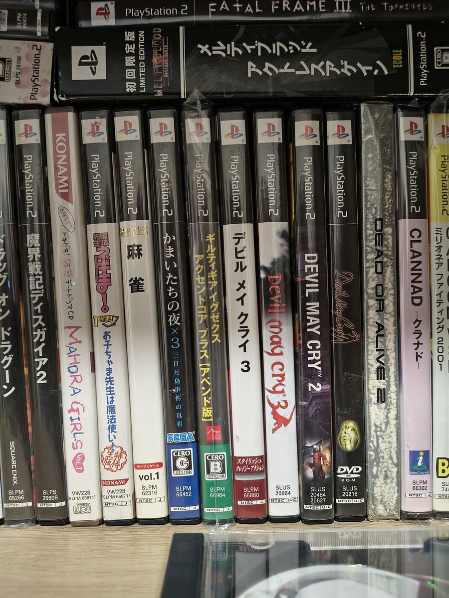 moemoekyonx's tweet photo. @notrealbluebear Yeah, between dmc3 na and Jp, Jp looks saad af...

And lately all retro stuff has been a pain, here where I live people are selling stuff in outrageous prices, it has been either Jp imports or suffering lately... https://t.co/cYK20IPq4Q