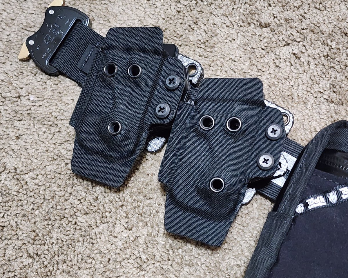 LakeKSteel's tweet photo. Finally have the VTG black kmags to finish off Leon's belt rig in RE9 https://t.co/TWatsqnIqt