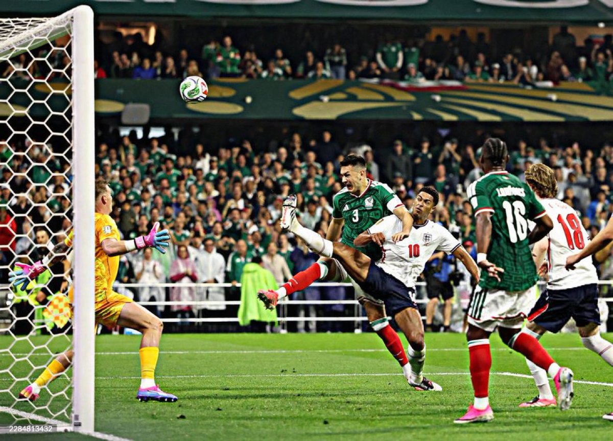 totalcristiano's tweet photo. He can score                                   He can defend https://t.co/hYzkvvt8em