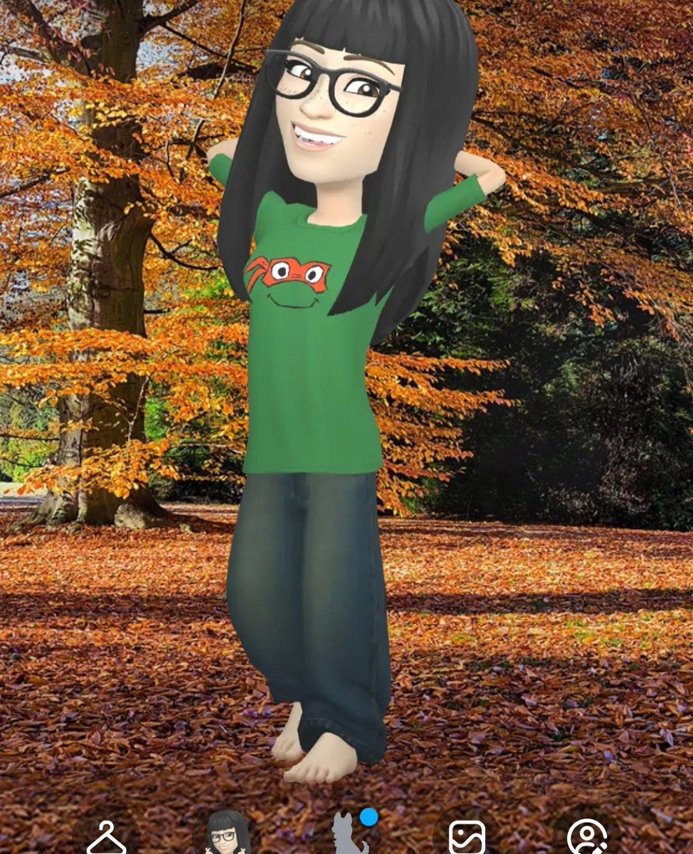 dearsweetfawn's tweet photo. Normalise making ur bitmoji skinny when ur the opposite 😭 i also made my bazongas on the biggest setting too haha https://t.co/RT6u17BjoC