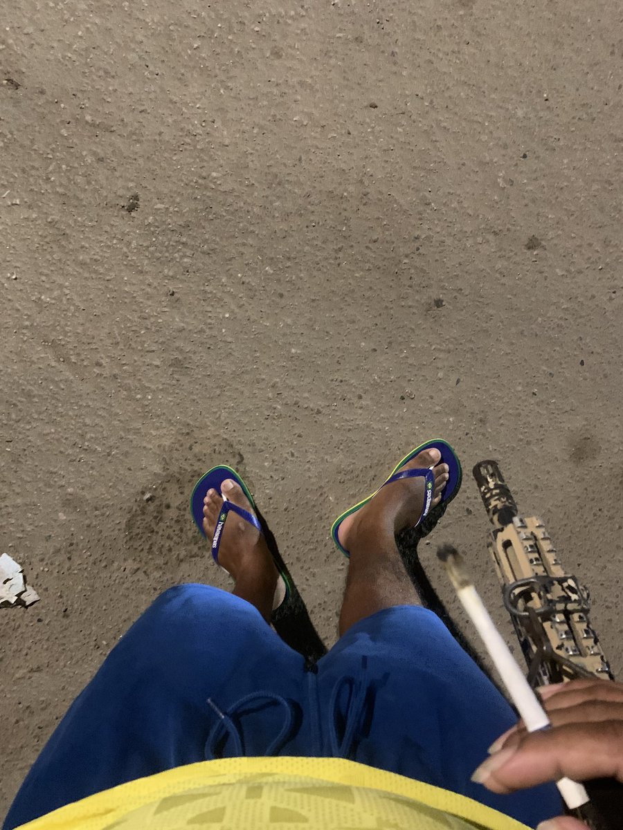 3_Azero's tweet photo. O crime é sujo , mais agente é o lado certo da vida errada…🧏🏾‍♂️🥉✍🏾 https://t.co/eACSuAW7Xw