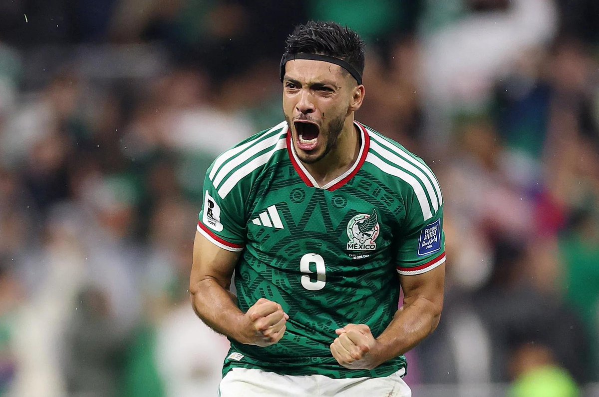 🚨🔥 Raul Jimenez vs. England in the 1st half: · 4 shots · 2/2 aerial duels  won · 2 shots on target · 1 shot blocked