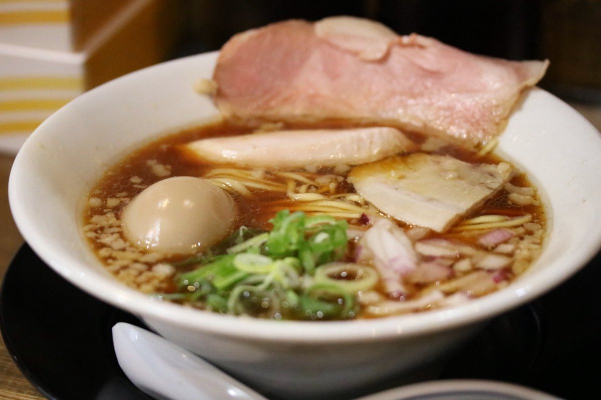 Cafe___NewMoon's tweet photo. ラーメン🍜
美しき中太麺👍
優しい美味しい醤油
大好きな味わい旨し◎
冷やしも有名らしく
また食いに来たいぞと✨
#中華そば九兵衛本店 https://t.co/MUwhs0zYcY