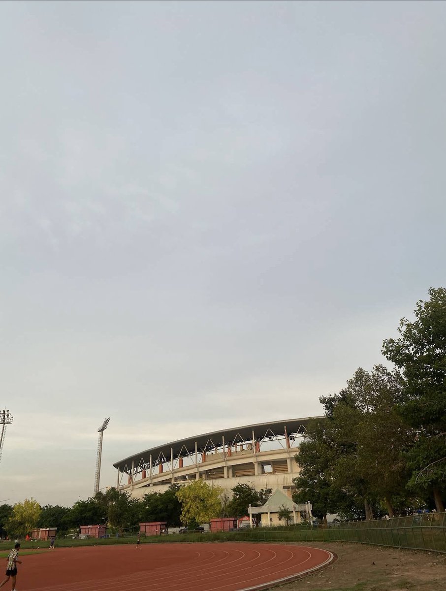 NanaTumui's tweet photo. ตอนเช้าอากาศดี #โคราช #สนาม80พรรษา #เซฟวัน https://t.co/wKLX5k33y9