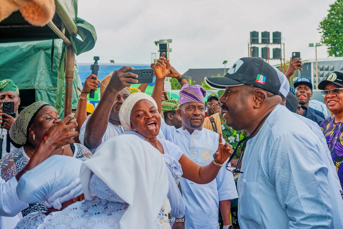 GaozuOfficial's tweet photo. OLÓYÈ, OLÓYE ÀTI ONÍWÀ ÌRẸ̀LẸ̀ NI @SenSharafaAlli

#BSA #APCOYO #APC #AlliSoji https://t.co/lwWU5yNVw4