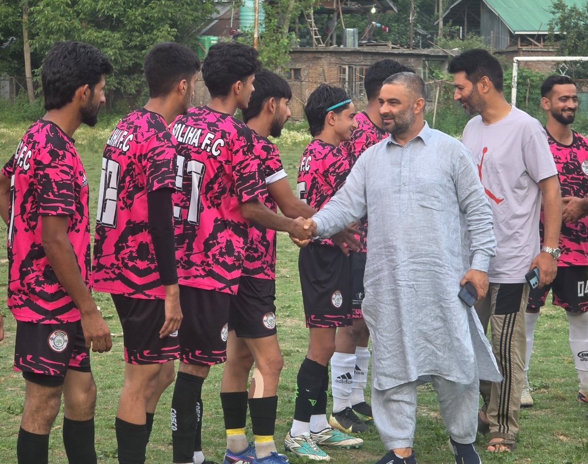 farooqgbly's tweet photo. Choose sports for a healthy body, a peaceful mind, and a tension-free life. Stay active, stay happy. #Football https://t.co/y3Cta1jvYf