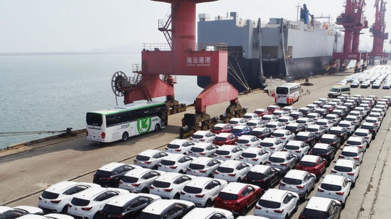 autofilenz's tweet photo. Car imports on the up: Number of new and used passenger vehicles coming into NZ jumped 10.8 and 22.8 per cent respectively in June. 
#cars #passengervehicles #lightcommercials #new #used #imports #newzealand #customs #june #statistics #carnews
https://t.co/FZ1cQny2zv https://t.co/nu6UT6zdF2