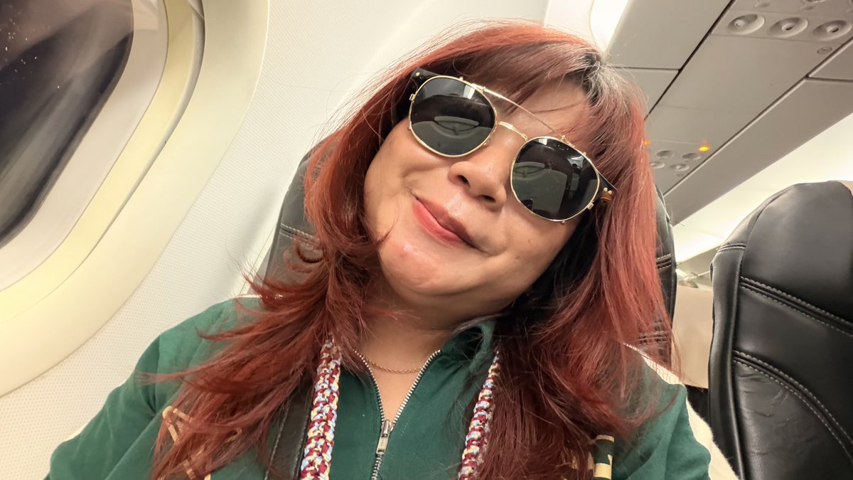 SlviaDest's tweet photo. Katanya orang2 sering ketemu jodohnya di Bandara ato saat lagi Travelling, aku traveling sendirian malah gda tmn ngobrol 😂😂 https://t.co/RX7qTuup0j