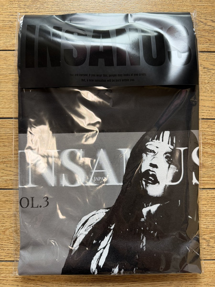 ichigoumaaaa's tweet photo. やっと受け取れたー!
京さん素敵なTシャツをありがとうございます!
こんな土砂降りの中ニコニコで配達してくれた佐川のお兄さんもありがとうございます🙇♀️
#kyo #INSANUS https://t.co/BbkF2cATiN