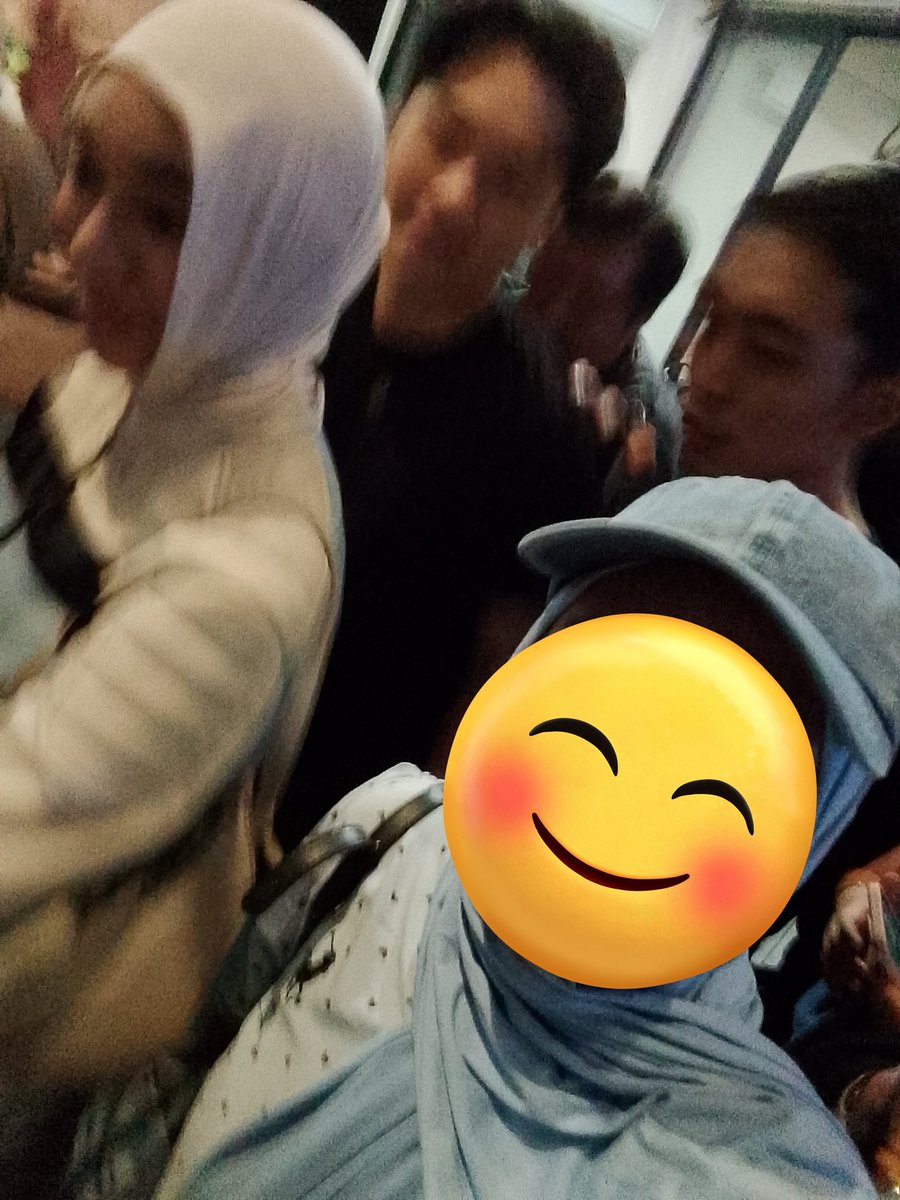 NRomadhon47521's tweet photo. Oke aku nih foto kita blur wkwk https://t.co/OABgTauEvS