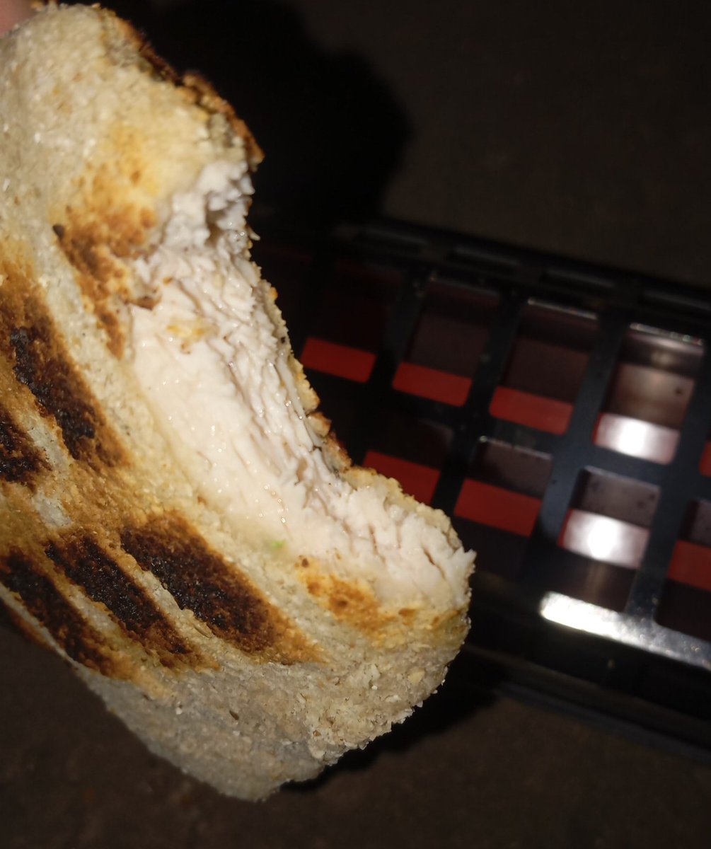niicoco99's tweet photo. salió esa milanesa en la estufa, chauu manjaarr🤤🤤🤤 https://t.co/yhiaFwK9UC