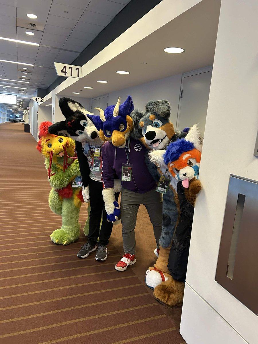 AethyWinters's tweet photo. @anthrocon @Talonflame some of my most cherished memories and friends come here, I’m not gonna cry about leaving. As long as I can come back and see my family again, that’s all that matters to me! https://t.co/IItUj9E8b8