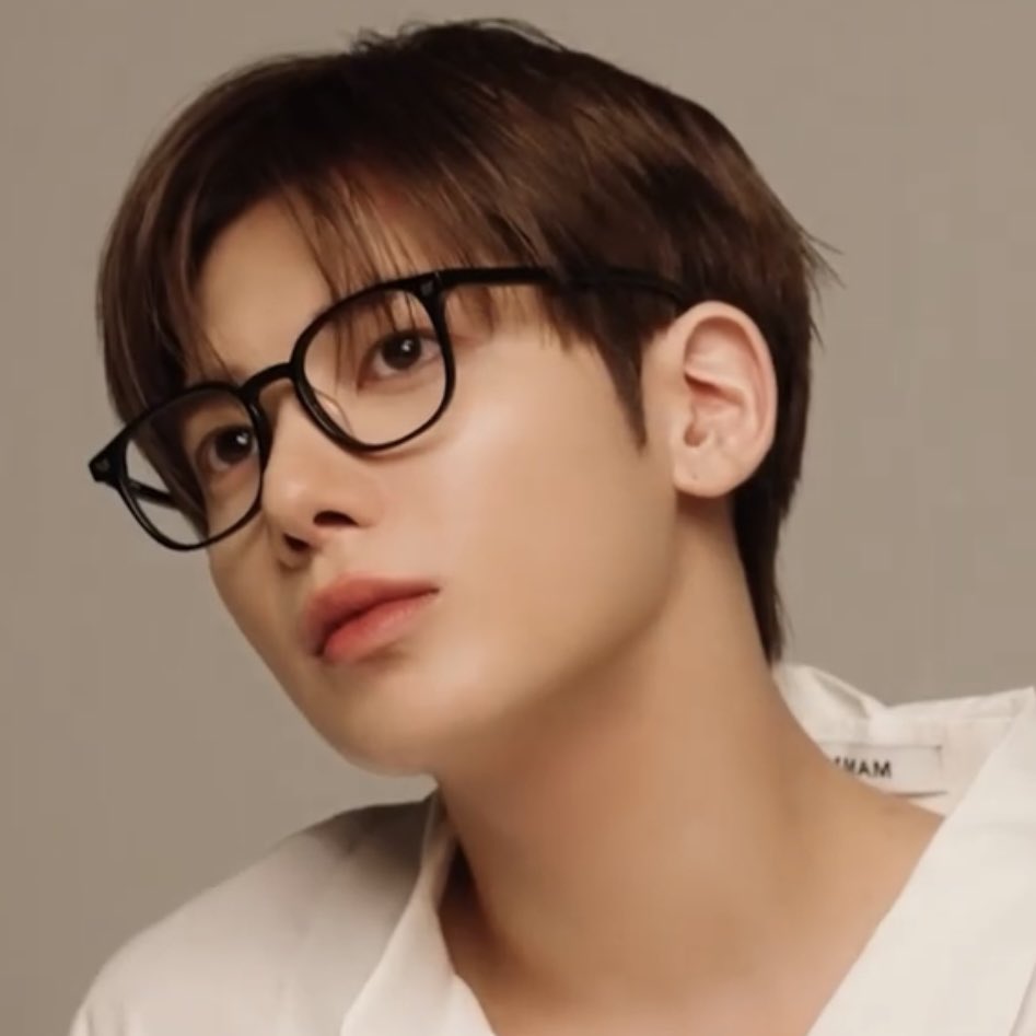 tyunnyang_313's tweet photo. 센텔리안이게진짜좋은게 태현이얼굴장점만극대화시켜서 찍어서임  일단뒷머리밀려잇고 톤다운돼잇고 https://t.co/UPR6njmXtF