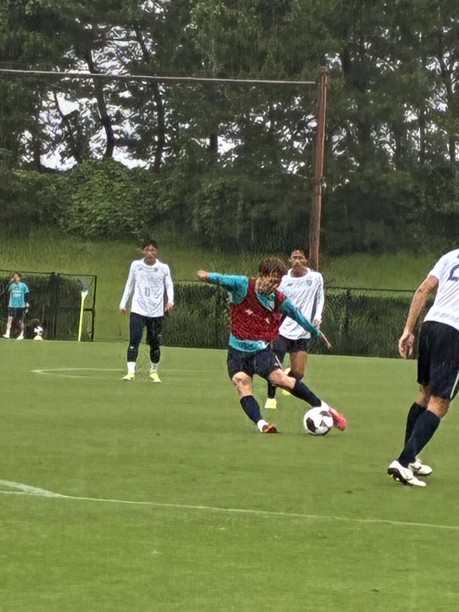 AvispaF's tweet photo. トレーニングマッチ結果報告⚽

🆚アビスパ福岡U-18
📍雁の巣球技場
🏟️約150人

1st (20分) 1-0
2nd (20分) 1-0
3rd（20分） 1-0

得点者
#見木友哉 選手
#ウェリックポポ 選手
#サニブラウンハナン 選手

応援ありがとうございました🐝

#アビスパ福岡 https://t.co/kfCpzyK9qQ