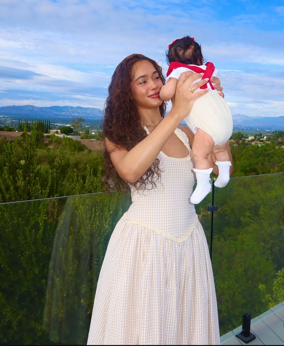 SunnyBanks_'s tweet photo. Lala Baptiste shares photos of her baby girls first Fourth of July 🥹🥰 https://t.co/BFwK6saVjq