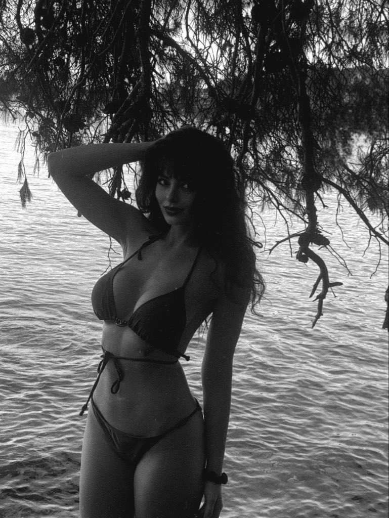 Blvckwidow66's tweet photo. Beach timeee https://t.co/fIaKV12St9