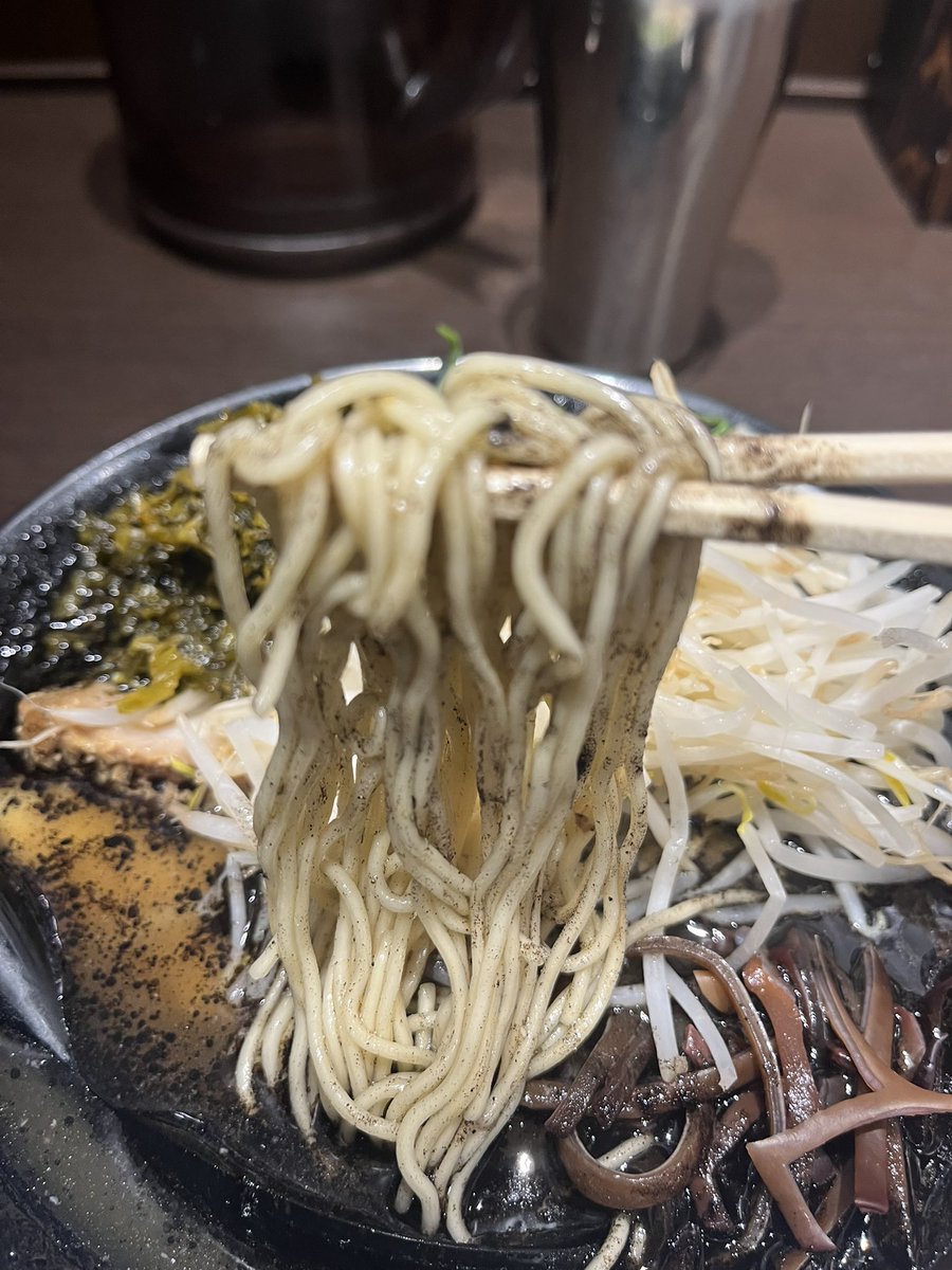 HTRMCKC's tweet photo. #好来ラーメン  1  154（44）
 @東京都千代田区
#ラーメンストリート
辛子高菜ラーメン

午後から社内打合せ✖️3💦
熊本老舗店の好来ラーメンさんで
早めの腹ごしらえ✨
とっても美味しかったです♪
ご馳走さまでした😋 https://t.co/wZaHbvISVB