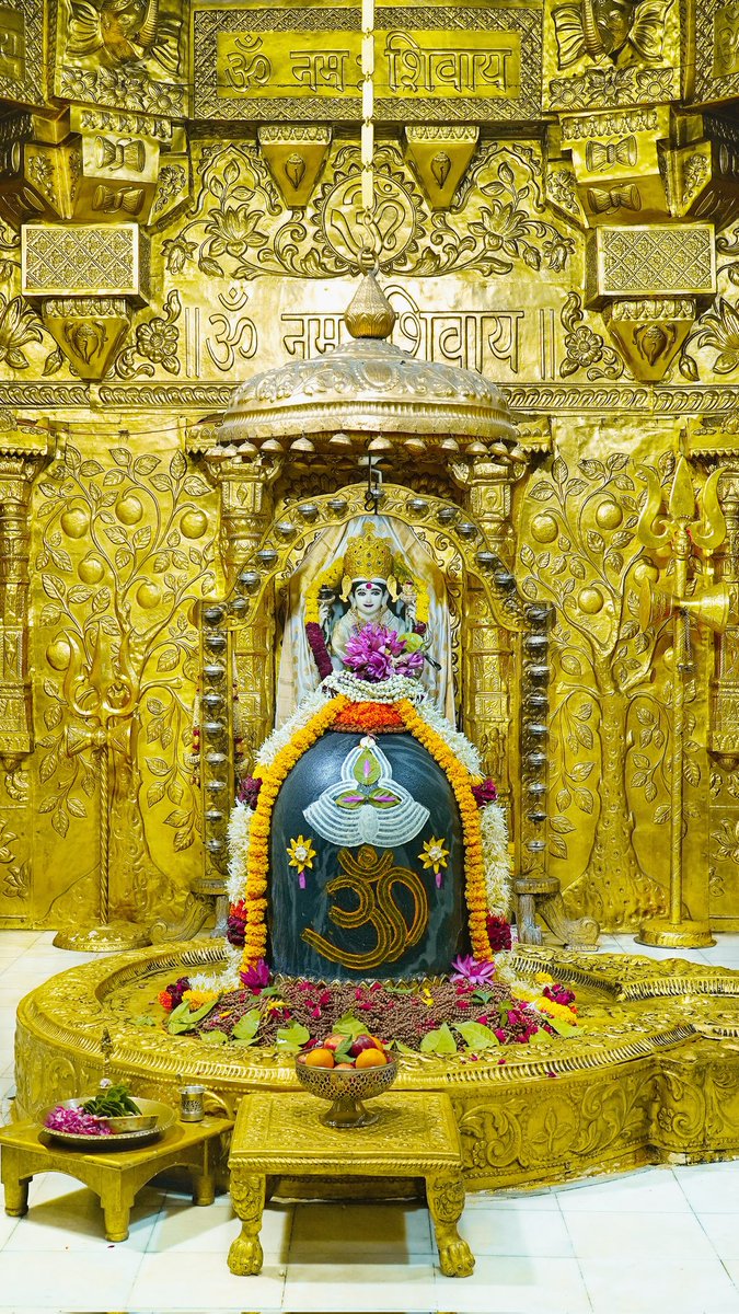 Somnath_Temple's tweet photo. श्री सोमनाथ महादेव मंदिर,
प्रथम ज्योतिर्लिंग - गुजरात (सौराष्ट्र)
दिनांक: 06 जुलाई 2026, ज्येष्ठ कृष्ण षष्ठी - सोमवार
प्रातः श्रृंगार
07269894
#somnath #mahadev #shivji
#bhakti #somnathlivedarshan #somnathtemple #JaiSomnath #SomnathSwabhimaanParv https://t.co/XxQmBZSF0a