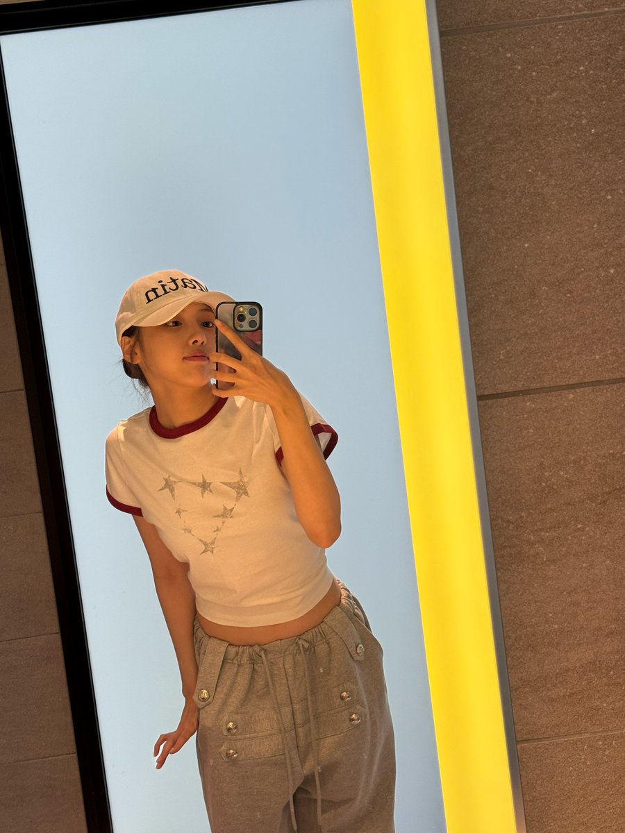 nmixxpics_'s tweet photo. 260706 🐶🫧 https://t.co/gYGzhgHQv2