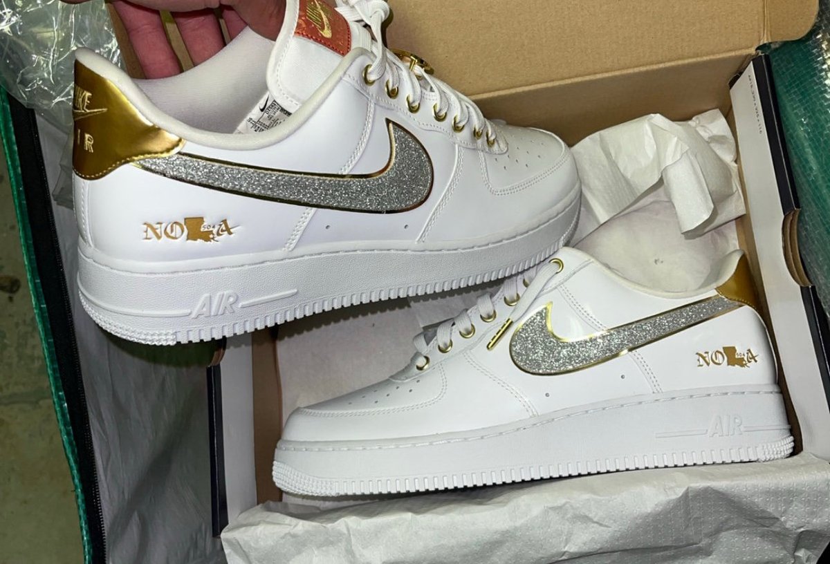 burner87125894's tweet photo. @FERRISDND these go perfect with the nola AF1.  i have my pair and have yet to wear em https://t.co/7ObJLRxBLs
