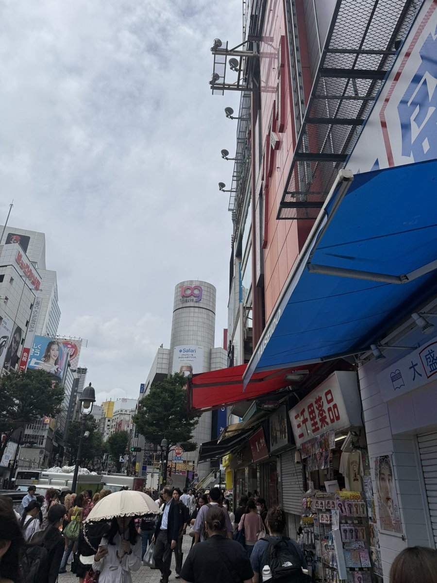 1lc5si9's tweet photo. 逛街，109 https://t.co/QntlYFlzts
