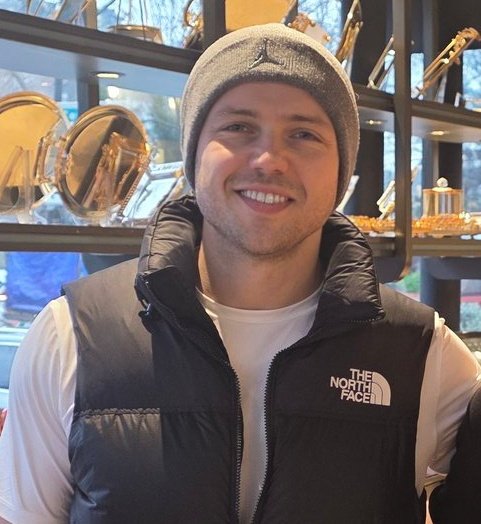 lala_farouk's tweet photo. Do you remember when you joined X? I do!

it's nine years full of good and maybe bad moments but in general it's full of en sevdiğim oyuncu #TolgaSarıtaş 💞💙,Ve onun sayesinde harika arkadaşlarım oldu 🥰 #MyXAnniversary  9️⃣ https://t.co/jVs151RCWj
