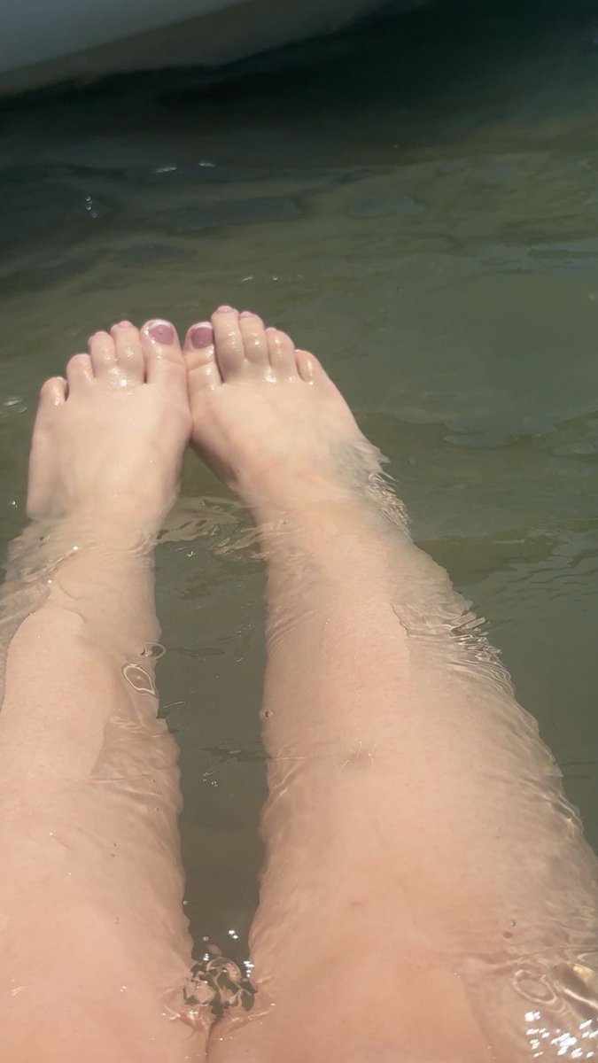 sumsumfeet's tweet photo. If you wanna see more check out my exclusive content now 😍👣😩 https://t.co/bRj25azWnn

#feet #toes #painted #fyp #female #soles #whitegirl #beach #feetfetısh #feet_pic #FeetCreator https://t.co/Ul8sFrK5IK