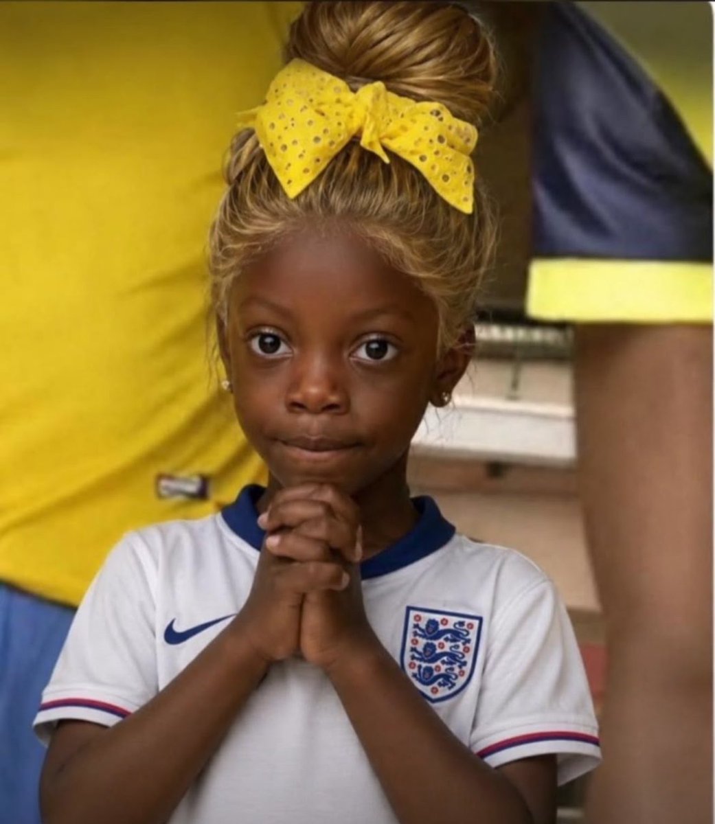 fernandapazmino's tweet photo. Inglaterra, hazlo por Ecuador. 🇪🇨

#mundialdefútbol2026 #Ecuador  #Inglaterra #Mundial2026 https://t.co/5GKnz3TFRz