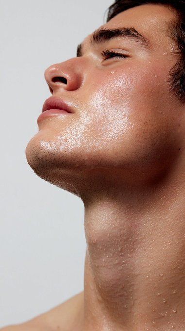 vidaysalud00's tweet photo. PRODUCTOS QUE TE HARÁN LUCIR MÁS JOVEN

1. RETINOL PURO https://t.co/hG7oJV0jc9