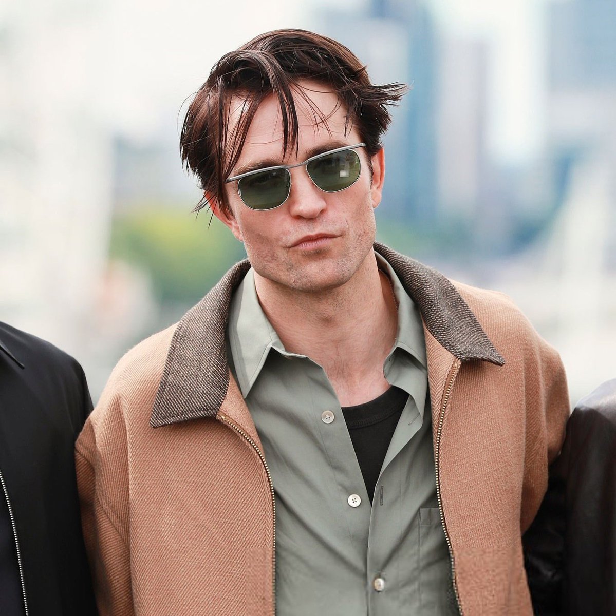 killugoniscanon's tweet photo. rob serving val kilmer bruce wayne here https://t.co/4E24cUn1aI