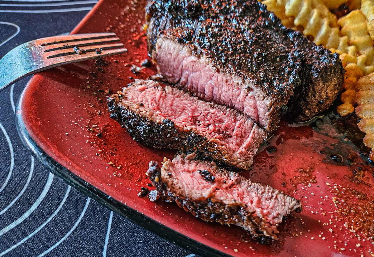 MBdiaperDaddy's tweet photo. @Sunnywittledays Imma masterchef when it comes to steak 🤤 https://t.co/W10CrbmWEh