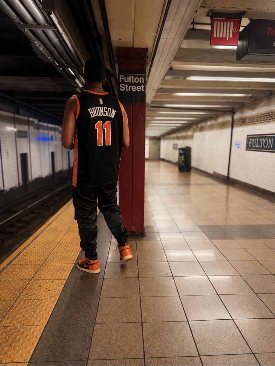 Tahrell's tweet photo. NYC. 🏆🗽 https://t.co/3fFNe0iIjm