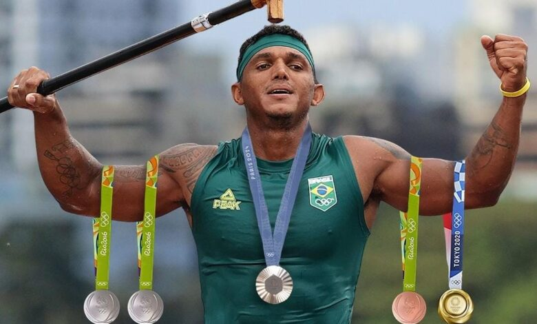 WiniSports's tweet photo. 🇧🇷 BRASIL NAS OLIMPÍADAS

Eliminado da Copa do Mundo, o Brasil tem uma grande história nos Jogos Olímpicos.

🏅 O país soma 171 medalhas olímpicas, sendo 41 de ouro.

🥋 O judô é a modalidade com mais medalhas para o Brasil, com 28 pódios. Já a vela é a modalidade mais vencedora, com 8 ouros.

🏐 O Brasil é uma potência no vôlei. Nas quadras, são 12 medalhas, sendo 5 ouros. Já no vôlei de praia, são 14 medalhas, com 4 ouros.

🔰O país também vem se destacando nos esportes estreantes. No skate, em apenas duas edições, já são 5 medalhas. No surfe, também em duas edições, o Brasil soma 3 medalhas.

❄️ Em Milão-Cortina 2026, o Brasil conquistou sua primeira medalha e seu primeiro ouro nos Jogos Olímpicos de Inverno, com Lucas Pinheiro no slalom gigante.

🏟️ Além dos Jogos Olímpicos Rio 2016, o Brasil já sediou dois Jogos Pan-Americanos: São Paulo 1963 e Rio 2007.