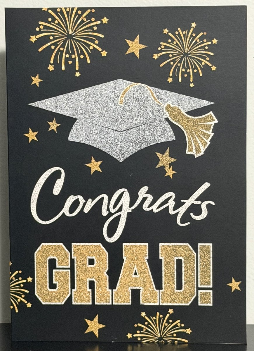 stephi131708's tweet photo. Graduation card🧑‍🎓 👩‍🎓 
Cheers to the extraordinary class of 2026! Wishing all the graduates endless success in your next chapter! https://t.co/Ul0S42ooeZ