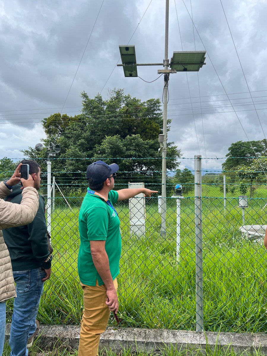 JavierAgronomo's tweet photo. 🌱 Práctica de Agroclimatología – Estudiantes UNAD
 Fecha: Sábado, 4 de julio de Lugar: UNAD, Pitalito – Huila
Los estudiantes de la UNAD participaron en una jornada práctica de Agroclimatología, orientada al reconocimiento y análisis de las principales variables @UNAD_ZonaSur https://t.co/Vgax0vyvJo