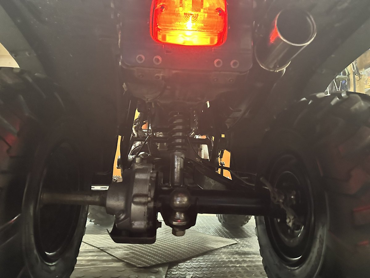 fgc5932's tweet photo. 修正して再掲します
ヤマハYFB250
4WD 売ります　25万
油脂類全交換済み、燃料コックパッキン交換済み、LEDライト後付け、保安部品動作します、書類無し、タンデムステップ付き、ヒッチボール付き東北配達できます、デポ持ち込み可能（バギーはやった事が無いので自信ありません）配達業者手配お願い https://t.co/TET4fdgzIU