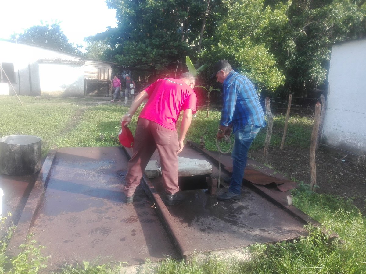 DCMMJayde's tweet photo. Preparativos para caldosa y acopio de leche estuvieron entre las actividades que abrazaron Mi barrio por la patria acuerdo 570_10 del Consejo de Estado #hoy en Circunscripción 22 Valle grande #Vertientes #Camagüey.
#100AñosConFidel
@DiazCanelB https://t.co/XZ9ulhNJjC