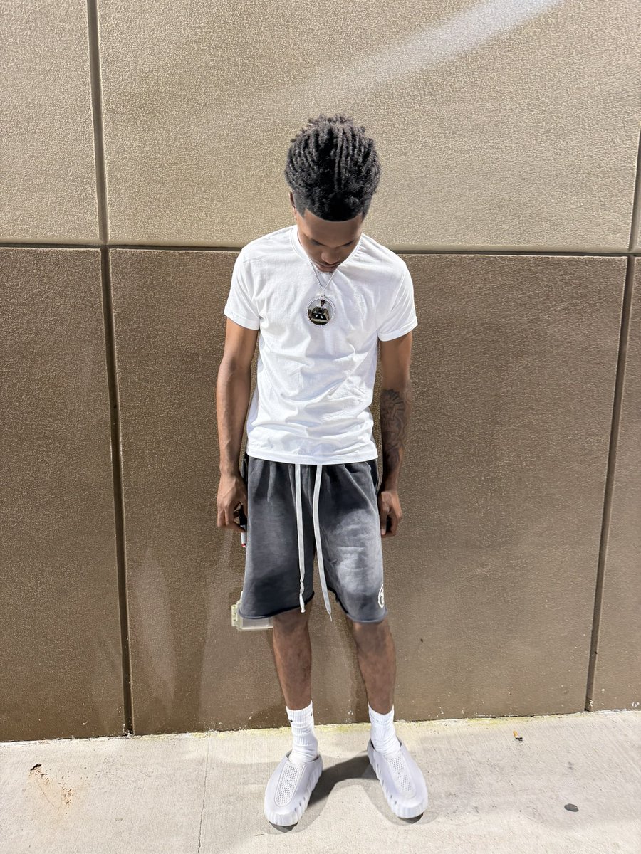 dumbshitbejaye's tweet photo. Nike minds 🔥🔥🔥 https://t.co/282gQzB2mu
