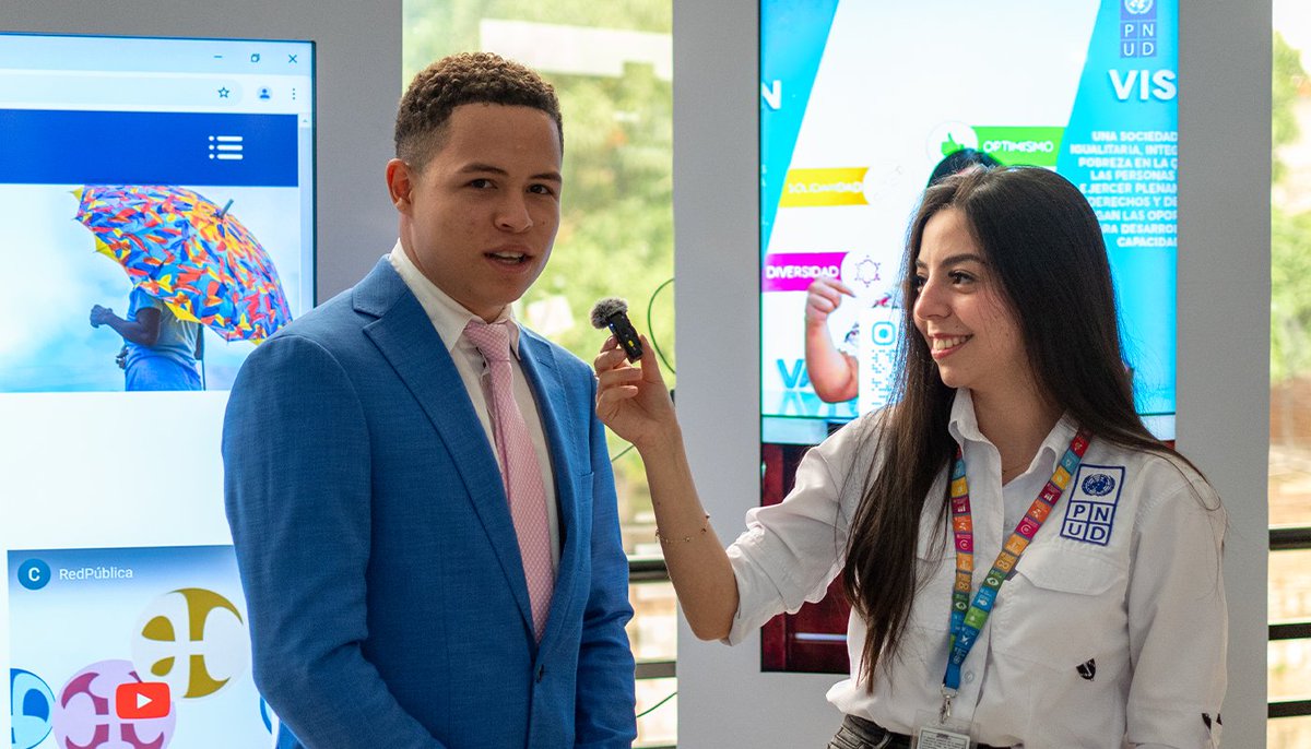 PNUDHonduras's tweet photo. ¡Empoderar a la #juventud es vital para lograr un futuro pacífico y próspero!

Hoy, Día Mundial de las Habilidades de la Juventud, y todos los días, reconozcamos su potencial como agentes de #paz y generemos oportunidades para su #desarrollo.

#YouthSkillsDay https://t.co/do0DiyDKyI