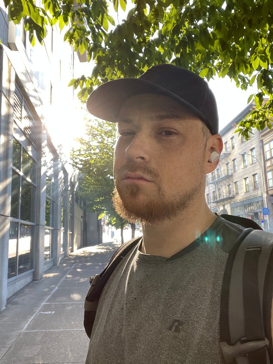 TheRealFarley's tweet photo. I've been single for over 15 years in this city.

I'm pretty sure I'm not gay - and I'm not a bad looking guy.

The thought of getting with a Portland woman makes me absolutely sick. It's you, not me. https://t.co/WukrYDHRSm