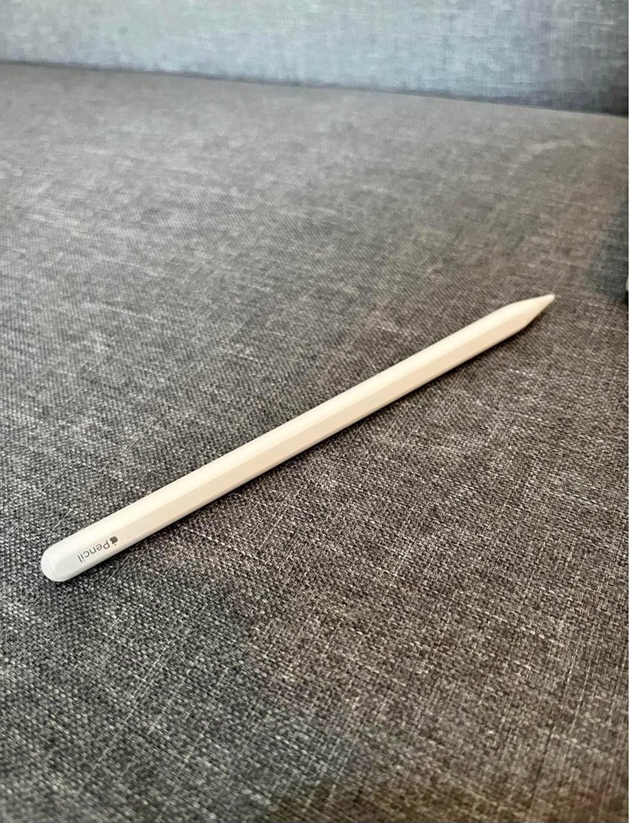 Nickky7424's tweet photo. ส่งต่อ Apple pencil  Gen2 
สภาพดีไม่ค่อยได้ใช้ 
ลดราคาเหลือ 700 ฿ รวมส่ง
✅️ ใช้งานปกติ 
❌️ ไม่มีกล่อง 
เพิ่มเติม dm. 
ประกันหลังการขายให้ 1 อาทิตย์ 

#ปากกาไอแพด #applepencilมือสอง #ApplePenciเมือ2 #applepencil
#ส่งต่อapplepencil #ส่งต่อปากกาไอแพด #ipad #applepencilมือสอง https://t.co/6YuKNAjmiZ