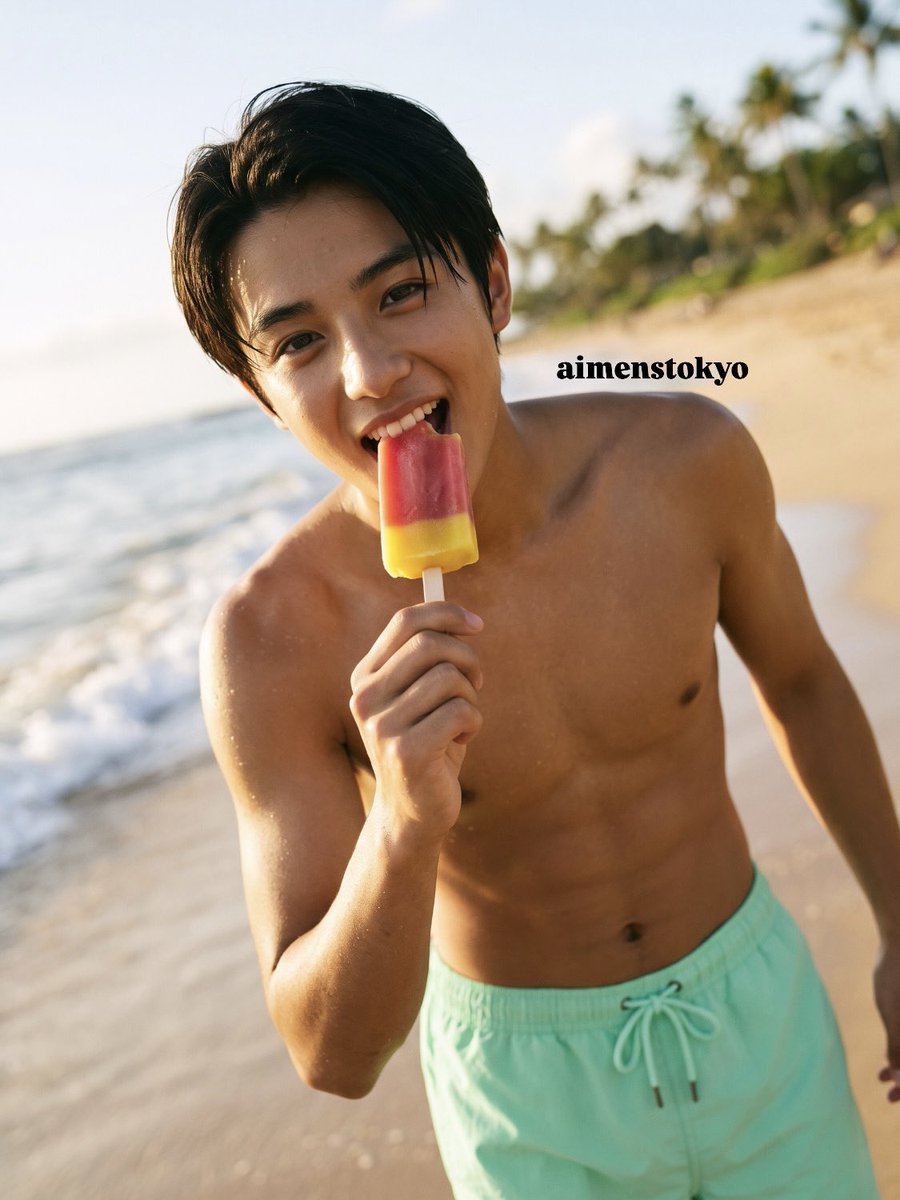 aimenstokyo's tweet photo. タイムラインに流れてきたので、うちのモデルたちにかじってもらいました😂 https://t.co/8QciRAMzKj