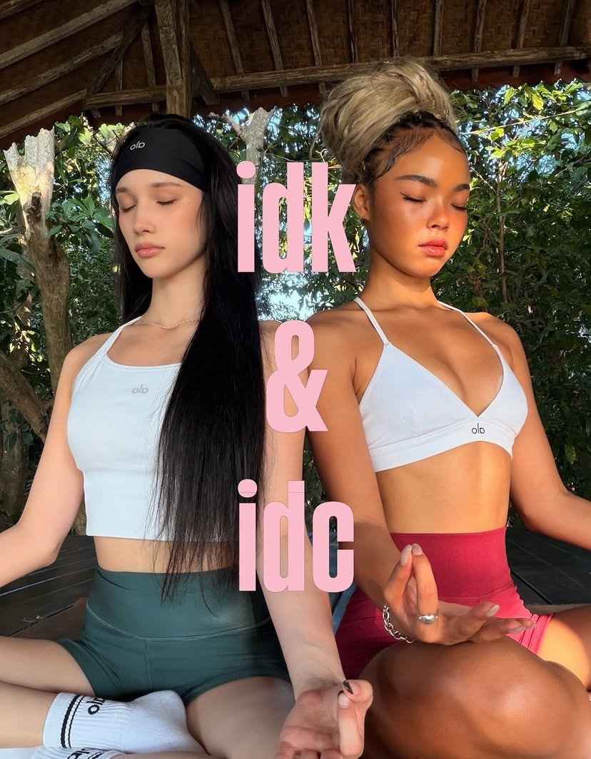 BARBIEHlYYlH's tweet photo. hiyyih via __jennypark__ instagram 

just two beautiful ladies relaxing and chilling 🧘🏻‍♀️🧘🏻‍♀️ #HUENING_BAHIYYIH #휴닝바히에 #HIYYIH #히에 https://t.co/WDV6nwj8kF
