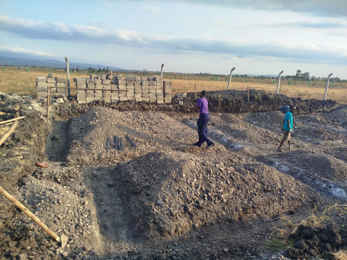 CChepngeno83057's tweet photo. Another land mark coming up 
#buildwithus https://t.co/GsPZvyeu2g