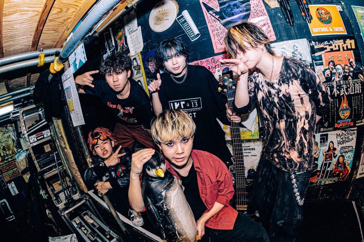 DOPERS_official's tweet photo. 【🔥THANKS KOBEEEEE🔥】

初めて尽くしだった昨日。
最高に暖かい神戸太陽と虎で超リスペクトな3組と対バン出来てアウェーなはずなのにまるでホームかの様な1日。

今度こそ焼肉十番行こ。
もっともっと強くなって帰ってきます!!
ありがとうございました!!!!🔥

 #奪解エモーション https://t.co/pzRkdKpptP
