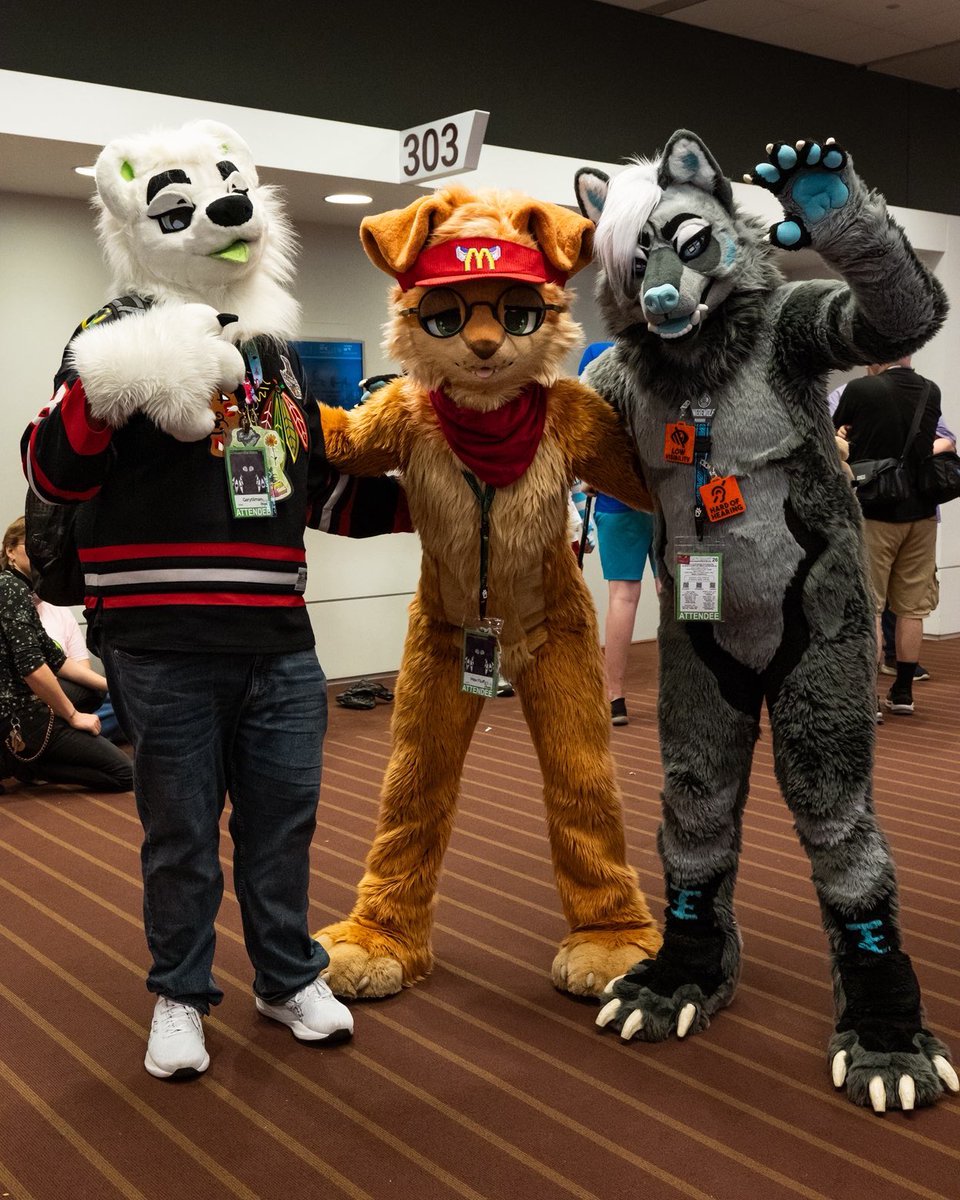 Garytilman1's tweet photo. HE’S SO MUCH TALLER IN PERSON @MaxFluffys https://t.co/odBnpj9SWB